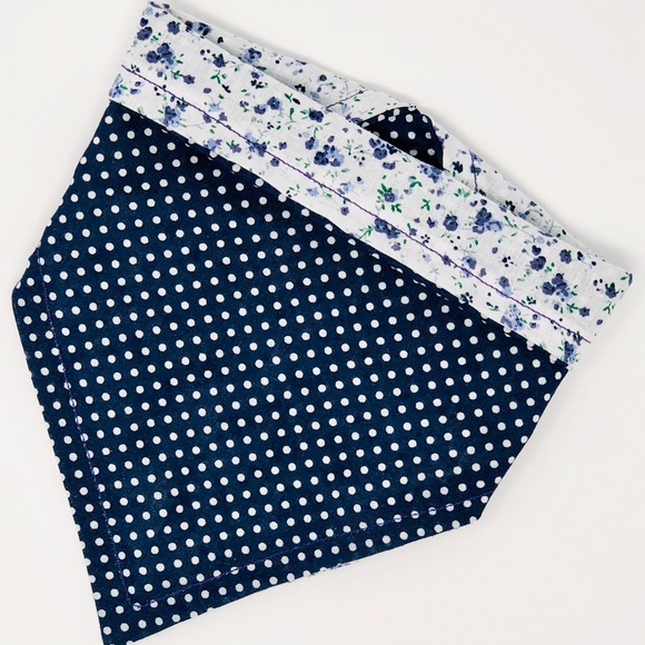 Dog Bandana Navy/White Floral & Polka Dot Print, Reversible, Snap Button Closure - Picture 1 of 4